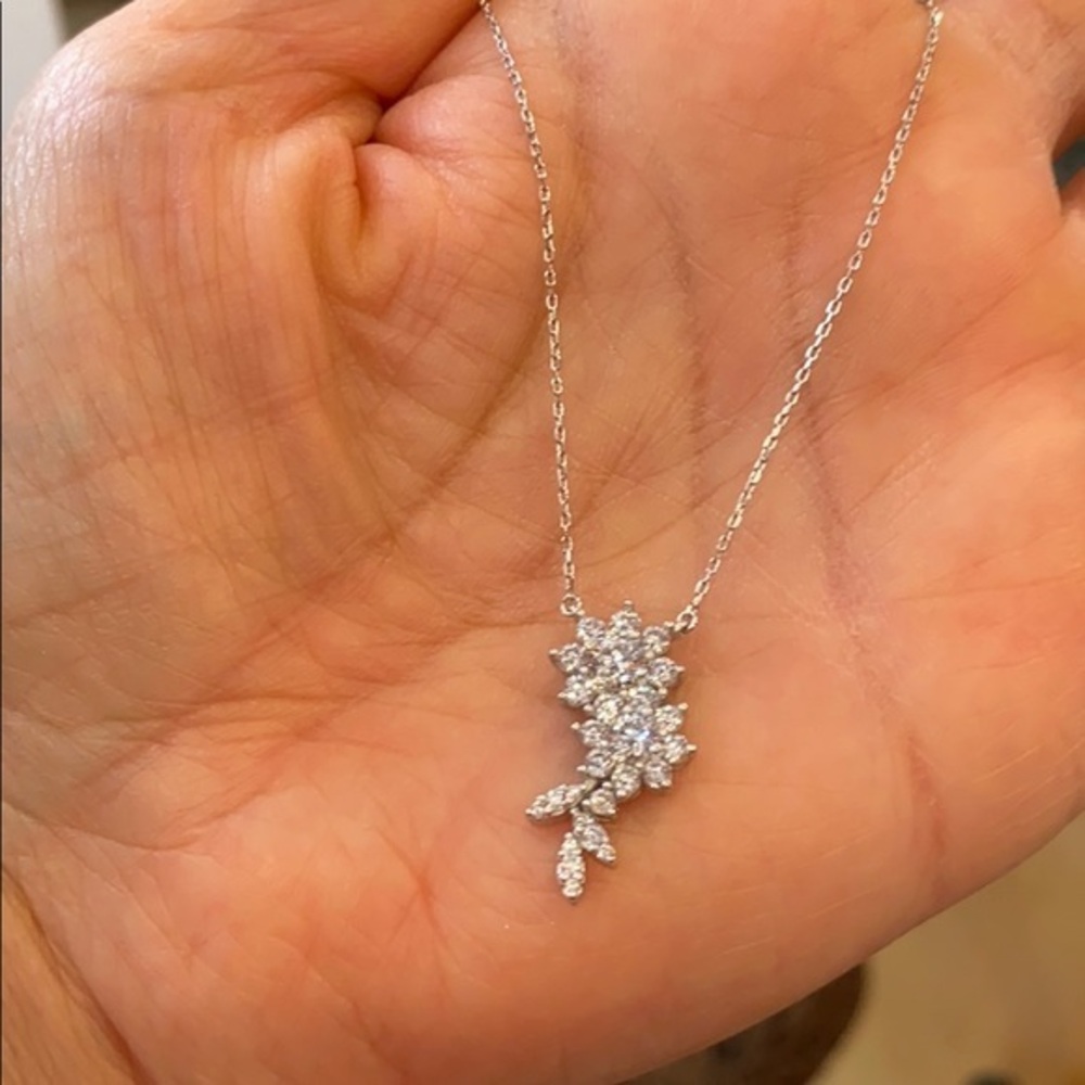 🌸 New Dainty Flower CZ Necklace adjustable chain